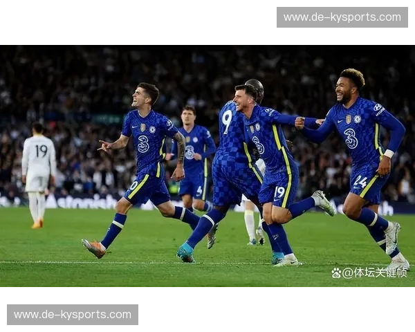 巅峰对决：当白衣军团遇见南大王，欧冠赛场上的终极权杖之争