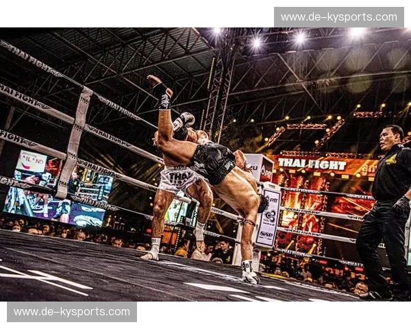 拳影流转，传奇对决：泰拳之巅遇上功夫之王